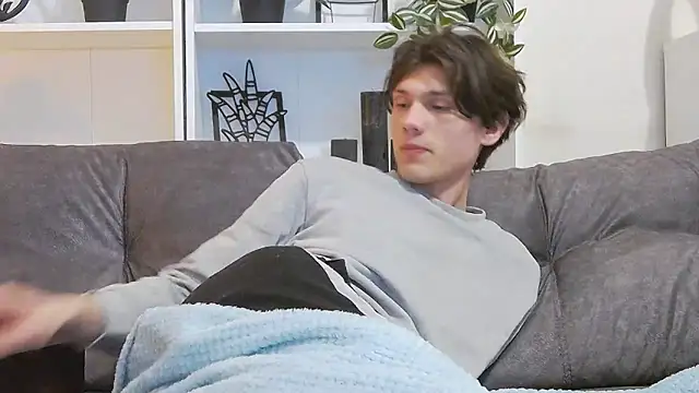 Snapshot of CalvinCay chatting on March 7, 2025, 11:49 pm CalvinCay online show from March 7, 2025, 11:49 pm