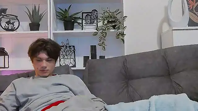 Snapshot of CalvinCay chatting on March 11, 2025, 12:33 am CalvinCay online show from March 11, 2025, 12:33 am