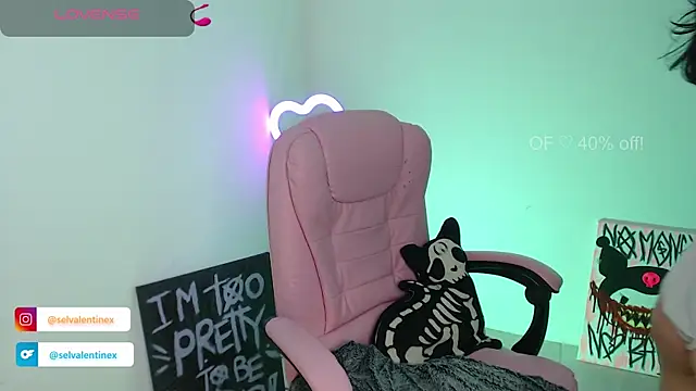 Snapshot of selvalentinex chatting on September 21, 2025, 2:28 am selvalentinex online show from September 21, 2025, 2:28 am