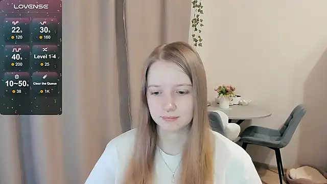 Snapshot of Alyaley chatting on December 2, 2025, 8:27 am Alyaley online show from December 2, 2025, 8:27 am