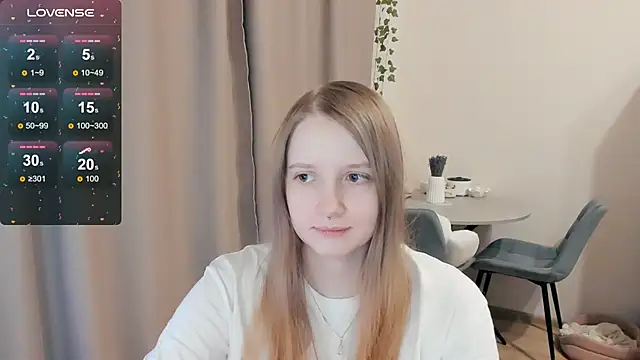 Snapshot of Alyaley chatting on November 21, 2025, 6:51 pm Alyaley online show from November 21, 2025, 6:51 pm