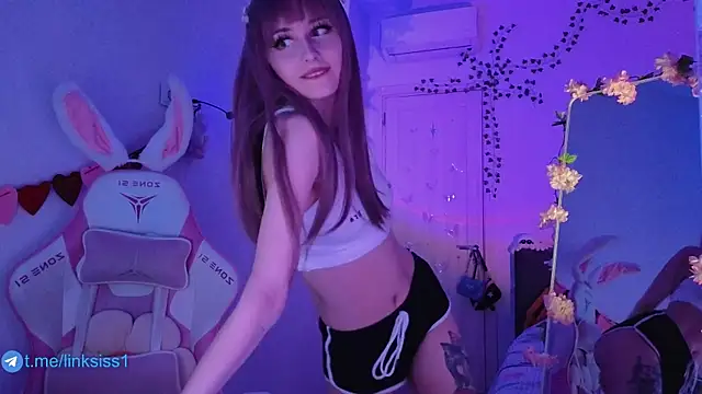 twicewetgirl online show from April 10, 2026, 4:03 pm