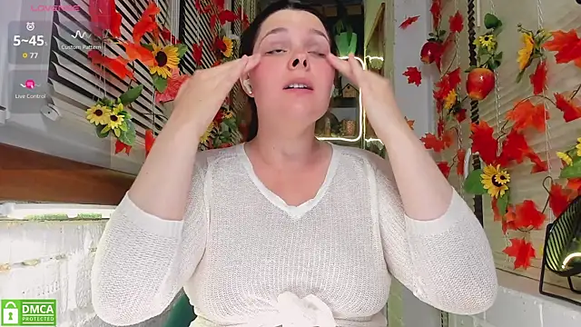 Snapshot of Candys_booty chatting on October 5, 2025, 10:22 pm Candys booty online show from October 5, 2025, 10:22 pm