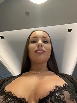 Syka0001 online show from April 15, 2026, 10:32 am