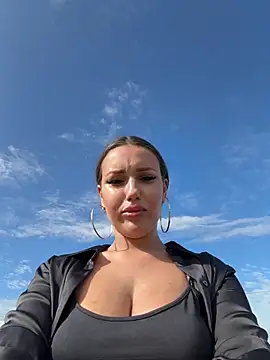 Snapshot of Syka0001 chatting on February 11, 2025, 8:37 am Syka0001 online show from February 11, 2025, 8:37 am