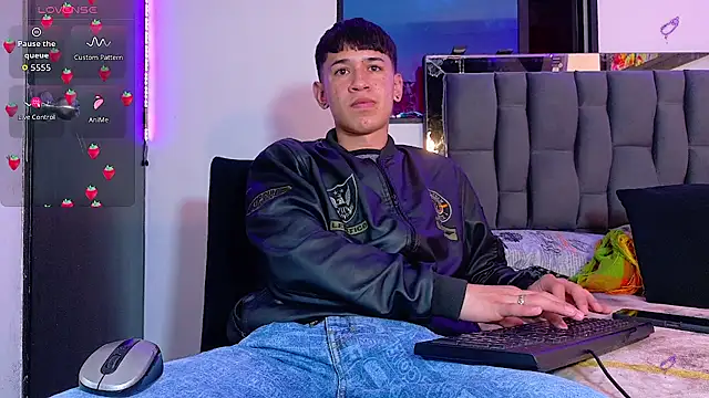 Mr daren  online show from September 9, 2025, 4:38 pm