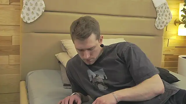 EthanPinkman online show from December 15, 2025, 4:40 am