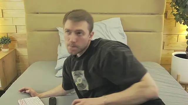 EthanPinkman online show from March 10, 2026, 4:27 am