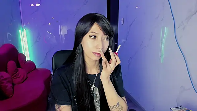 LilithCooperr  online show from May 15, 2026, 3:37 am