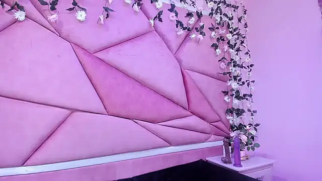 LilithCooperr  online show from February 27, 2025, 11:37 pm