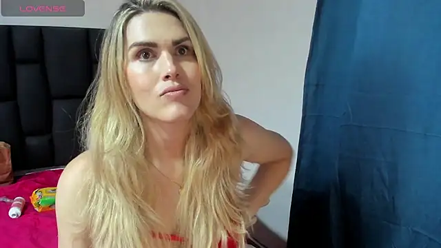 Snapshot of Aurora_doll23 chatting on February 12, 2025, 7:24 pm Aurora doll23 online show from February 12, 2025, 7:24 pm