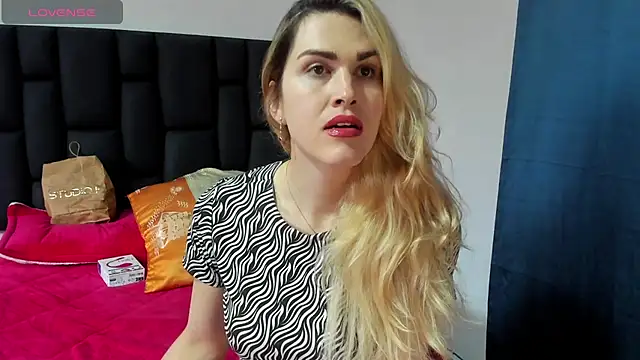 Snapshot of Aurora_doll23 chatting on March 19, 2025, 2:35 pm Aurora doll23 online show from March 19, 2025, 2:35 pm