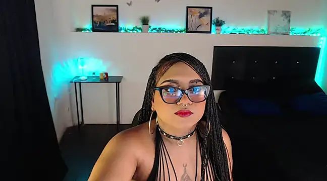 Snapshot of LiaScarlett chatting on February 23, 2025, 12:37 pm LiaScarlett online show from February 23, 2025, 12:37 pm