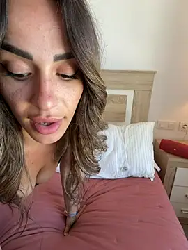 Alisa-Marie online show from May 11, 2026, 4:04 pm
