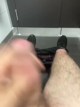 Drummer112 online show from November 3, 2025, 2:31 pm