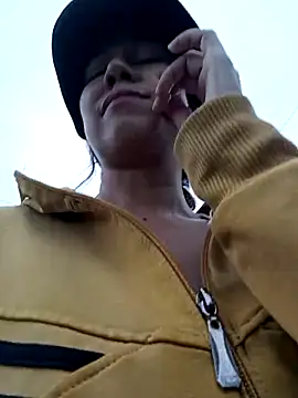 2HotAsain4u online show from September 19, 2025, 3:10 am