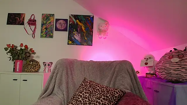 PinkHurricaneOfficial online show from December 2, 2025, 2:41 pm