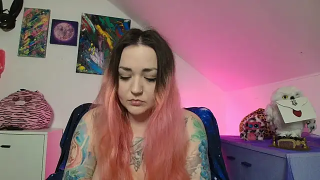 PinkHurricaneOfficial online show from February 16, 2026, 4:16 pm