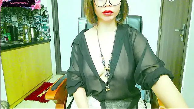 Miu-Le online show from September 30, 2025, 7:42 pm