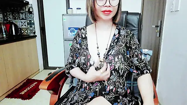 Miu-Le online show from November 10, 2025, 10:31 am