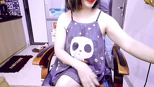 Snapshot of Miu-Le chatting on April 19, 2026, 9:32 am Miu-Le online show from April 19, 2026, 9:32 am