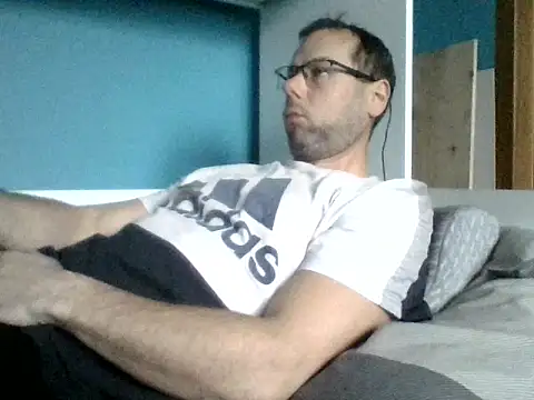 Snapshot of SEBIX-35 chatting on November 20, 2025, 7:42 am SEBIX-35 online show from November 20, 2025, 7:42 am