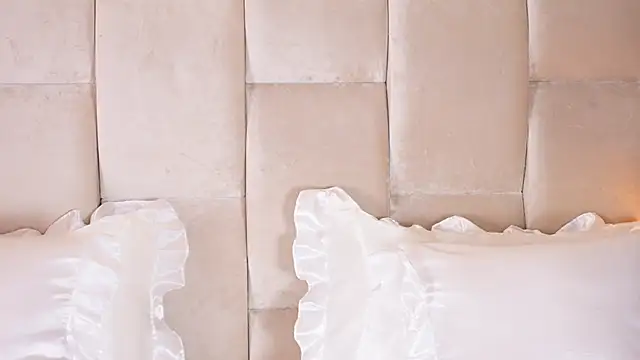 Snapshot of KiraKayleigh1 chatting on February 13, 2026, 10:32 pm KiraKayleigh1 online show from February 13, 2026, 10:32 pm