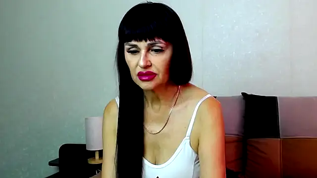 VeneraV online show from September 13, 2025, 9:42 am