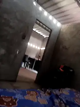 ferluiz1 online show from April 14, 2026, 12:21 pm