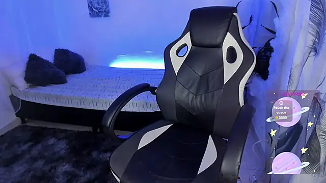 Riana Kean online show from October 9, 2025, 11:49 pm