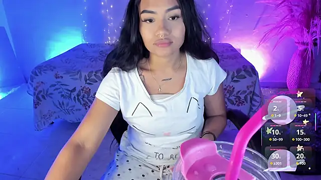 Riana Kean online show from December 5, 2025, 4:44 am