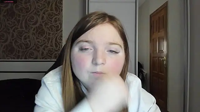 Snapshot of BettySprouse chatting on December 28, 2024, 10:03 am BettySprouse online show from December 28, 2024, 10:03 am