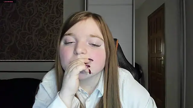 Snapshot of BettySprouse chatting on December 23, 2024, 8:46 pm BettySprouse online show from December 23, 2024, 8:46 pm