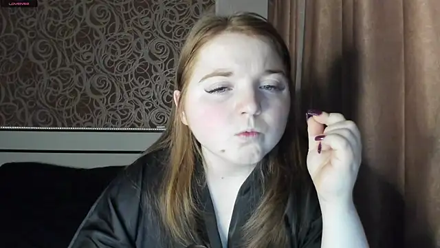 Snapshot of BettySprouse chatting on December 5, 2024, 4:37 am BettySprouse online show from December 5, 2024, 4:37 am