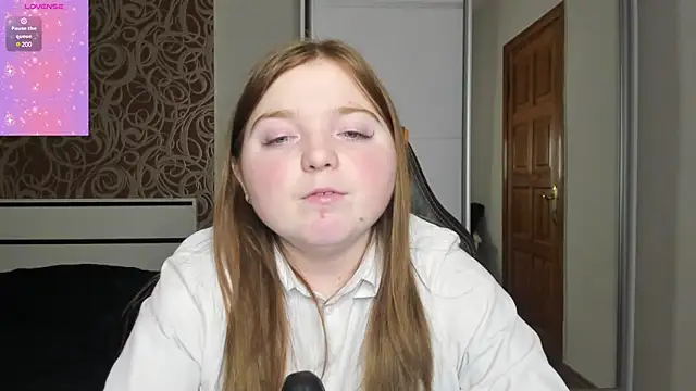 Snapshot of BettySprouse chatting on January 6, 2025, 2:37 am BettySprouse online show from January 6, 2025, 2:37 am