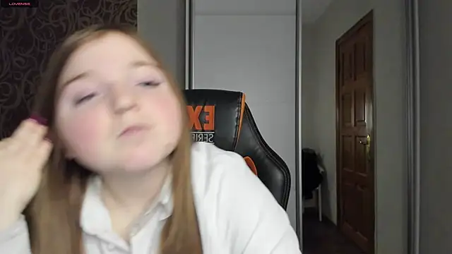 Snapshot of BettySprouse chatting on December 23, 2024, 5:43 pm BettySprouse online show from December 23, 2024, 5:43 pm