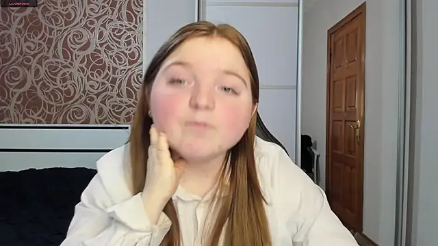 Snapshot of BettySprouse chatting on January 12, 2025, 2:09 pm BettySprouse online show from January 12, 2025, 2:09 pm