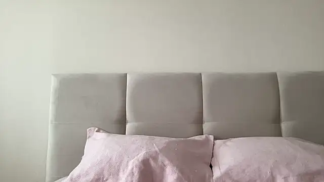 Snapshot of LisaFlower chatting on October 17, 2025, 8:39 am LisaFlower online show from October 17, 2025, 8:39 am