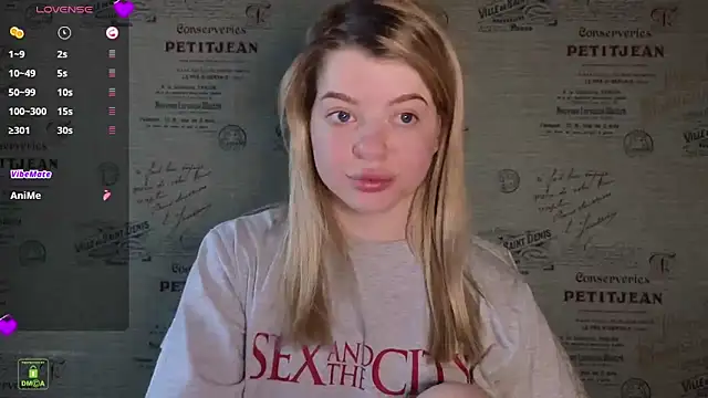 Snapshot of RinaBlondie chatting on March 13, 2025, 1:40 pm RinaBlondie online show from March 13, 2025, 1:40 pm