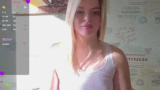 Snapshot of RinaBlondie chatting on March 16, 2025, 12:11 pm RinaBlondie online show from March 16, 2025, 12:11 pm