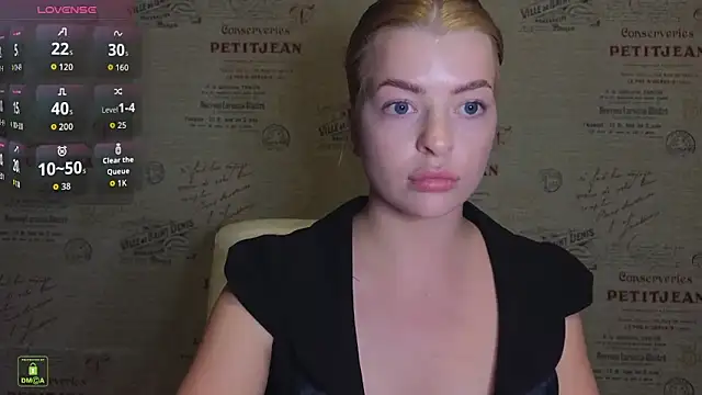 Snapshot of RinaBlondie chatting on September 9, 2025, 8:29 pm RinaBlondie online show from September 9, 2025, 8:29 pm