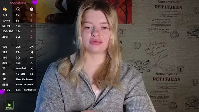 Snapshot of RinaBlondie chatting on March 7, 2025, 4:46 am RinaBlondie online show from March 7, 2025, 4:46 am