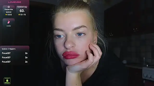 Snapshot of RinaBlondie chatting on October 27, 2025, 4:08 pm RinaBlondie online show from October 27, 2025, 4:08 pm