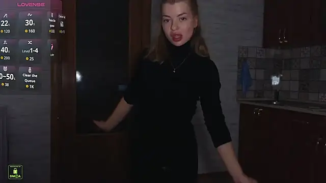 Snapshot of RinaBlondie chatting on September 13, 2025, 2:39 pm RinaBlondie online show from September 13, 2025, 2:39 pm