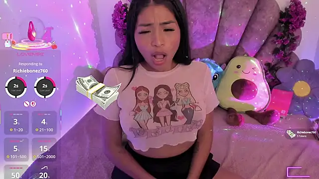 Snapshot of Pocahontascute_33 chatting on March 14, 2025, 9:24 am Pocahontascute 33 online show from March 14, 2025, 9:24 am