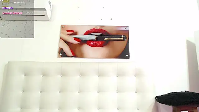 horny-juliette online show from March 13, 2025, 12:56 pm