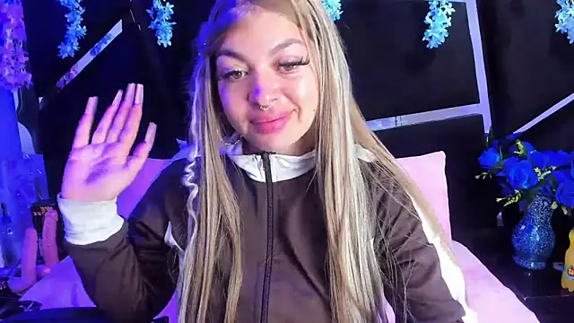 Snapshot of Cocoo_Nuth chatting on October 18, 2025, 2:57 am Cocoo Nuth online show from October 18, 2025, 2:57 am