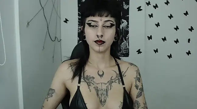 n0sferatus   online show from February 12, 2025, 2:35 am