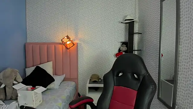 CATIAJONES online show from September 19, 2025, 6:45 pm