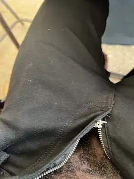 Snapshot of Black-mamba-madingo chatting on November 1, 2025, 12:43 pm Black-mamba-madingo online show from November 1, 2025, 12:43 pm